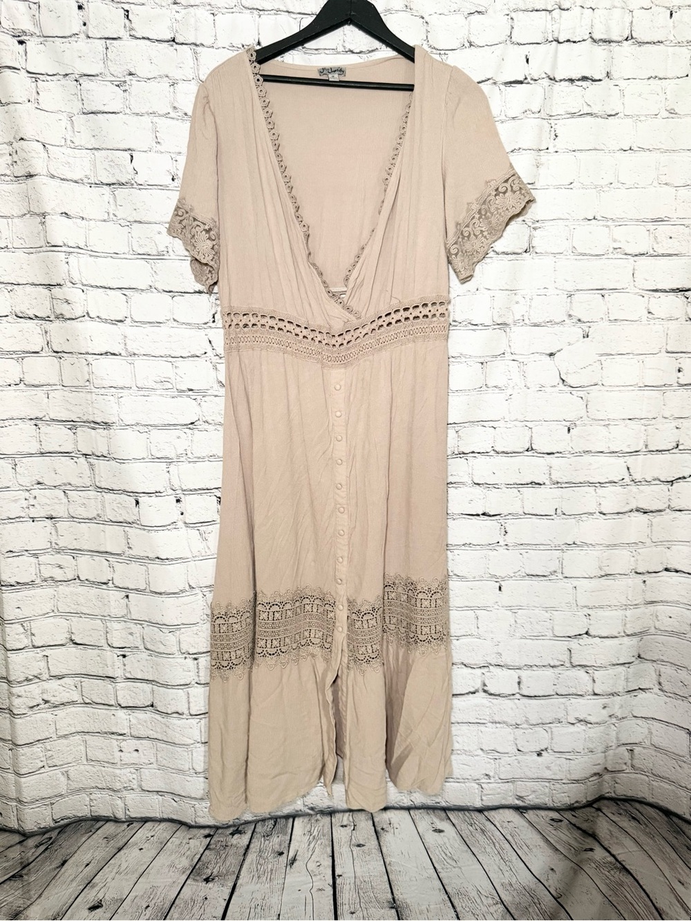 Light Beige Crochet Trim Maxi Dress. Size 1X